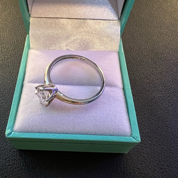 925 Sterling Silver Solitaire Ring with Oval Cubic Zirconia - Size 10 - Picture 4 of 6